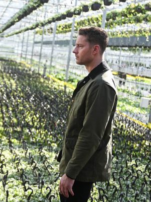 Justin Hartley Tracker S02 Green Jacket